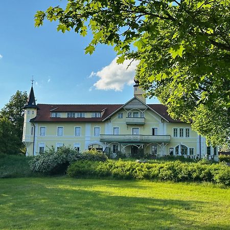 Gaestehaus Gut Frauendorf Windorf  Exteriör bild