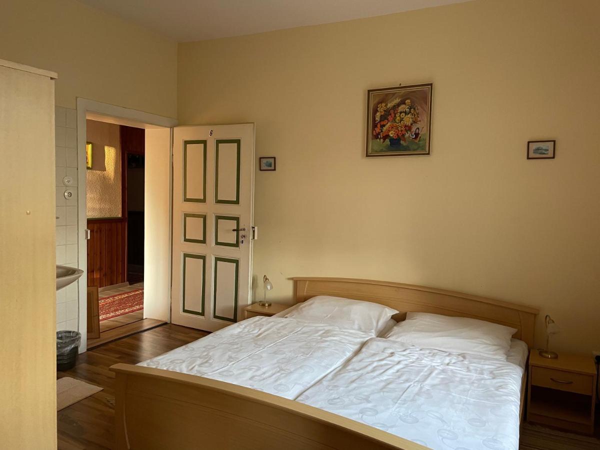 Gaestehaus Gut Frauendorf Windorf  Exteriör bild