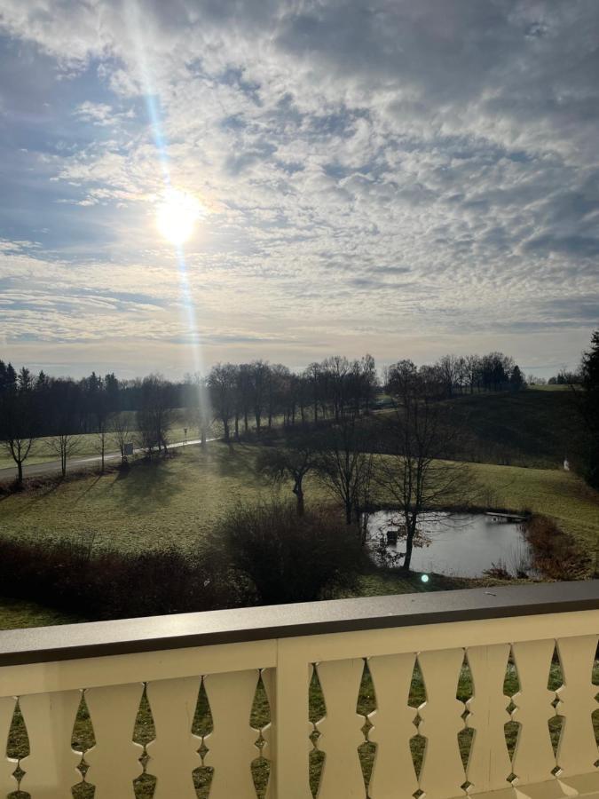 Gaestehaus Gut Frauendorf Windorf  Exteriör bild