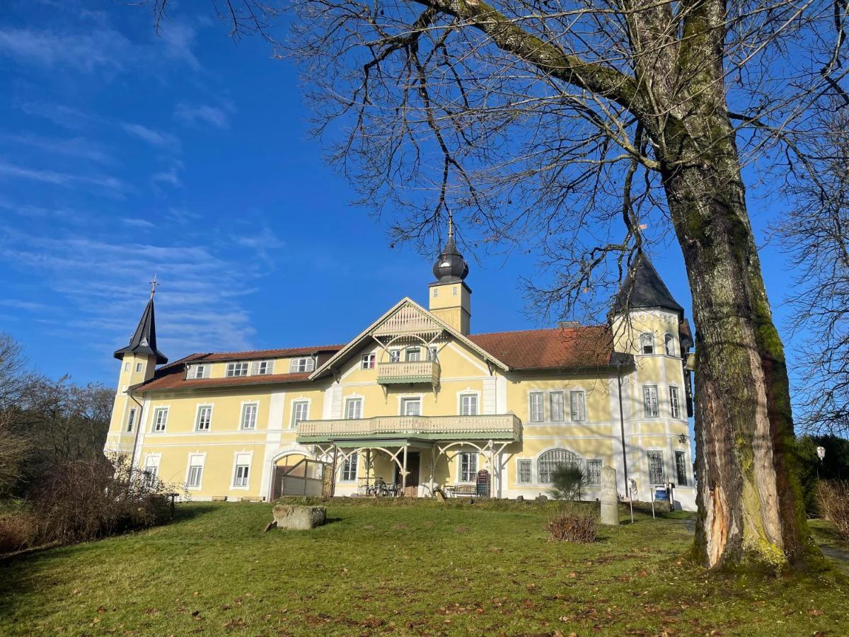 Gaestehaus Gut Frauendorf Windorf  Exteriör bild